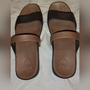 New CROCS Women's Dual-Tone Sandals in Brown and Black (Without Tags)